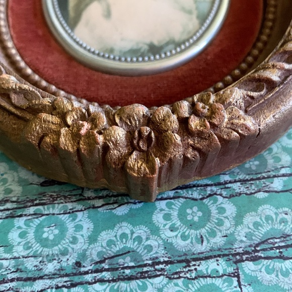 Vintage Set of Two Wooden Cameo Creation Framed Art of Victorian Ladies ❤️ - Picture 6 of 6